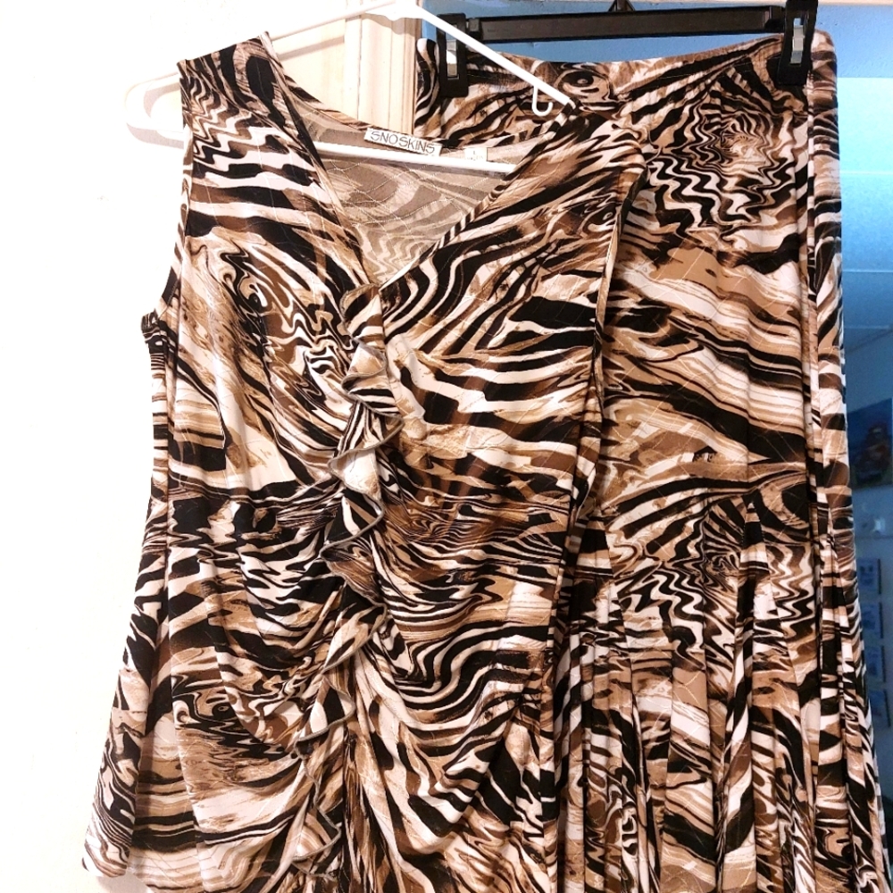 SnoSkins Skirt And Top Size Med/Large